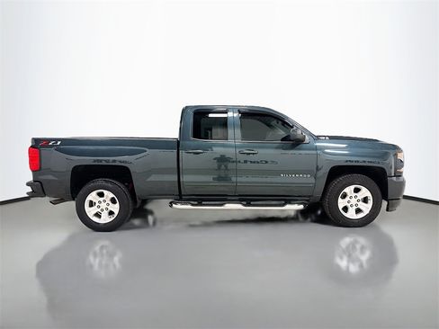 Used 2018 Chevrolet Silverado 1500 LT w/ All Star Edition image 8