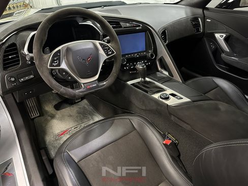 Used 2016 Chevrolet Corvette Z06 w/ 3LZ Preferred Equipment Group image 23