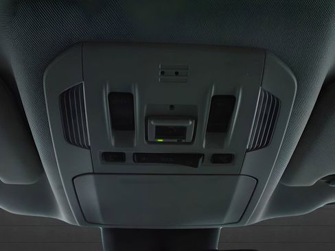 Used 2021 Toyota Highlander XLE image 18