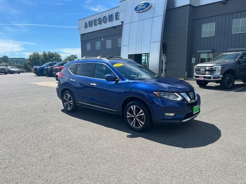 Used 2017 Nissan Rogue SL w/ SL Premium Package FWD image 9