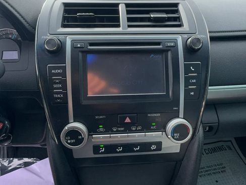 Used 2012 Toyota Camry SE FWD image 11