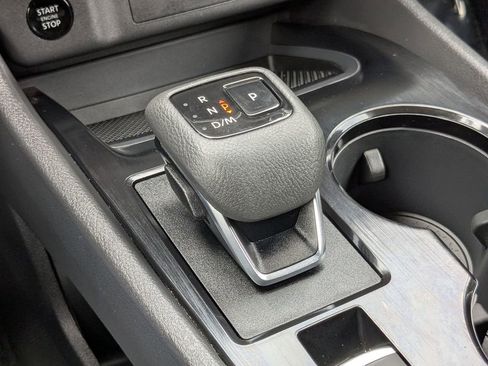 Certified 2025 Nissan Rogue SV FWD image 22