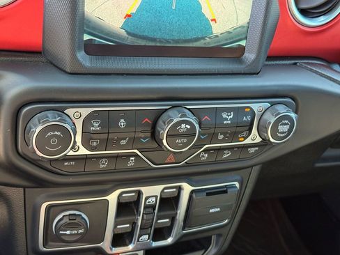 Used 2019 Jeep Wrangler Unlimited Rubicon image 30