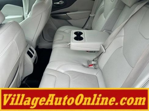 Used 2021 Jeep Cherokee Latitude Lux FWD image 33