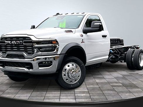 New 2026 RAM 5500 Tradesman w/ Chrome Appearance Group AWD/4WD image 2