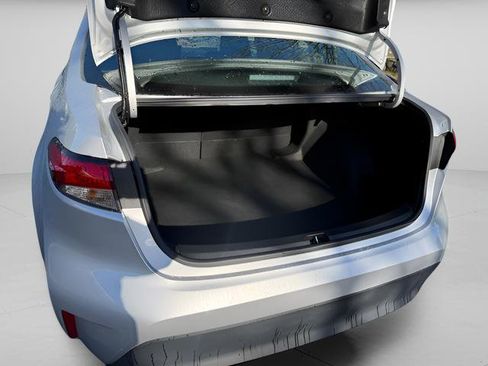 Used 2024 Toyota Corolla LE FWD image 12