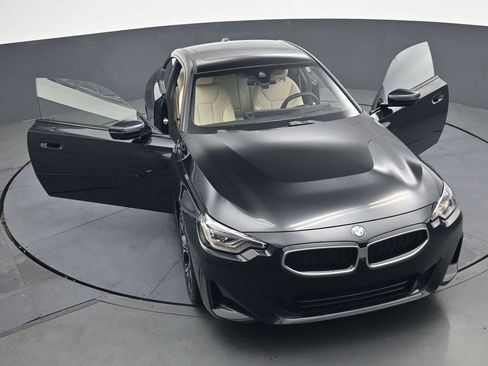 Used 2025 BMW 230i Coupe w/ Premium Package RWD image 36