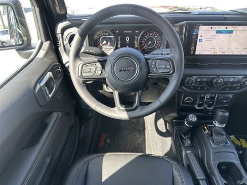 New 2025 Jeep Gladiator Sport image 11