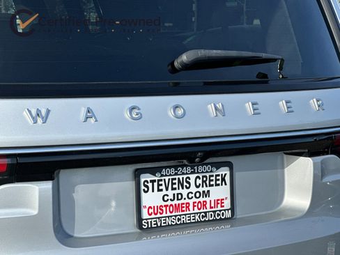Used 2023 Jeep Wagoneer L 4WD w/ Premium Group I image 29