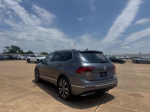 Used 2020 Volkswagen Tiguan SEL Premium R-Line w/ 3rd Row Seat Package AWD/4WD image 16