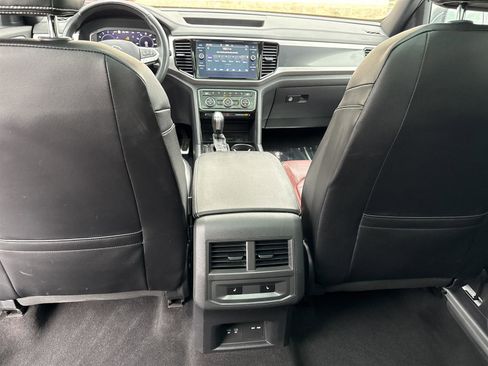 Used 2022 Volkswagen Atlas Cross Sport SEL Premium R-Line image 30
