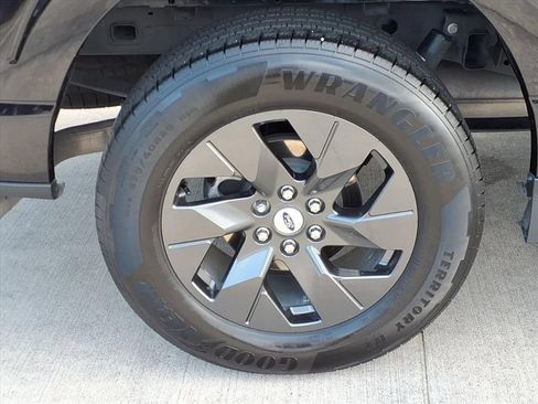 Used 2025 Ford F150 STX w/ Equipment Group 200A RWD image 13