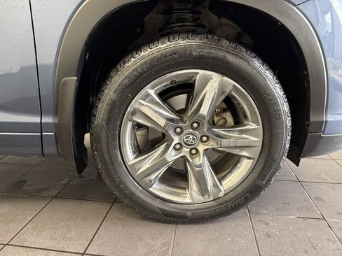 Used 2018 Toyota Highlander Limited Platinum image 60