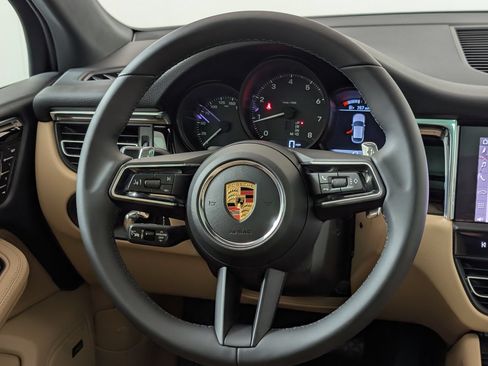 Used 2026 Porsche Macan AWD/4WD image 13