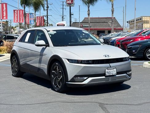 Used 2024 Hyundai Ioniq 5 SE RWD image 2