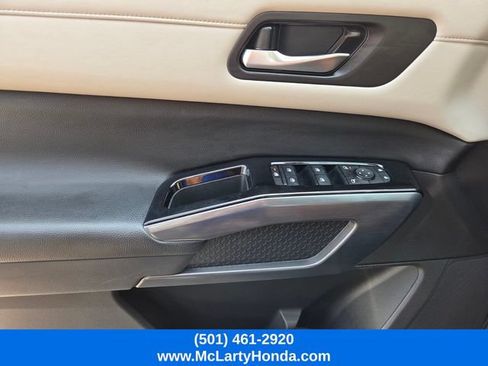 Used 2023 Nissan Pathfinder SL w/ SL Premium Package AWD/4WD image 35
