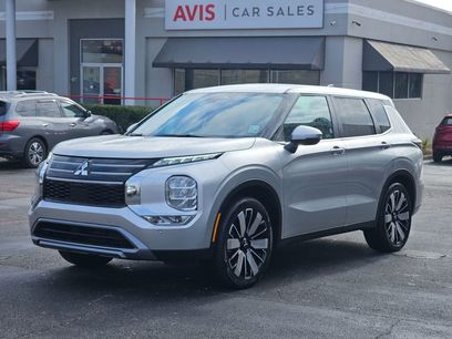 Used 2025 Mitsubishi Outlander SE