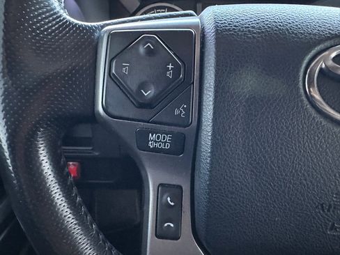 Used 2017 Toyota Tacoma SR5 image 18