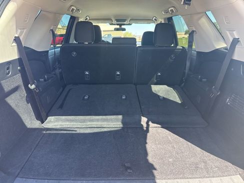 Used 2024 Nissan Pathfinder SV image 12