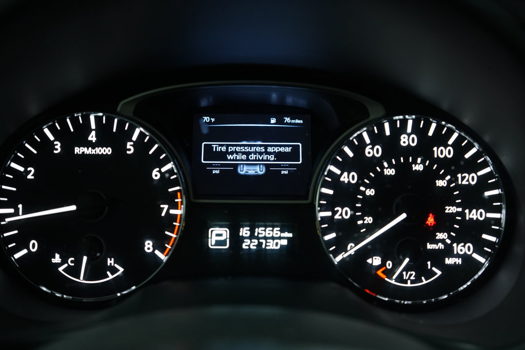 Used 2015 Nissan Altima 2.5 SV FWD image 16
