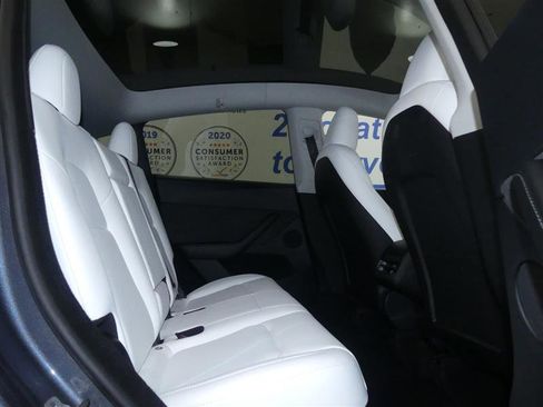 Used 2023 Tesla Model Y AWD image 20