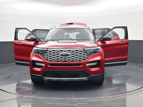 Used 2023 Ford Explorer Platinum w/ Premium Technology Package AWD/4WD image 32