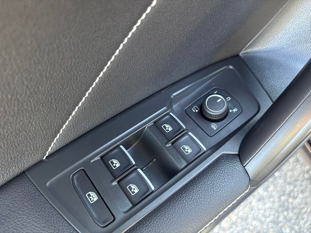 Used 2022 Volkswagen Tiguan SEL Premium R-Line AWD/4WD image 15