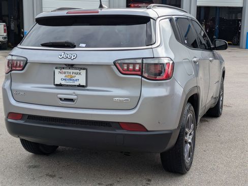 Used 2020 Jeep Compass Latitude image 3