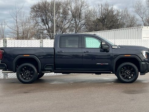 New 2026 GMC Sierra 2500 AT4 w/ AT4 Premium Plus Package AWD/4WD image 3