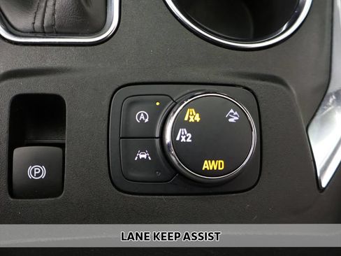 Used 2023 Chevrolet Traverse LT AWD/4WD image 3