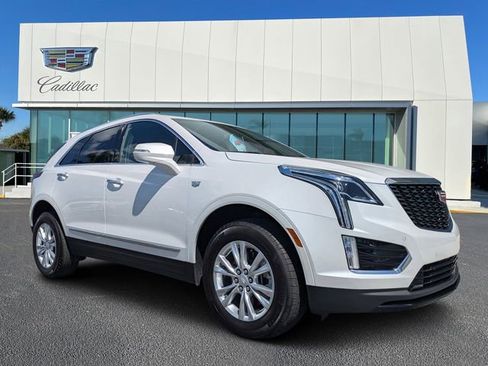 Certified 2025 Cadillac XT5 Luxury w/ LPO, Floor Liner Package FWD image 1