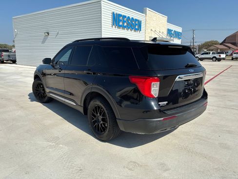 Used 2022 Ford Explorer XLT RWD image 5