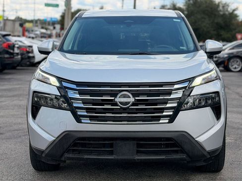 Used 2025 Nissan Rogue SV AWD/4WD image 3
