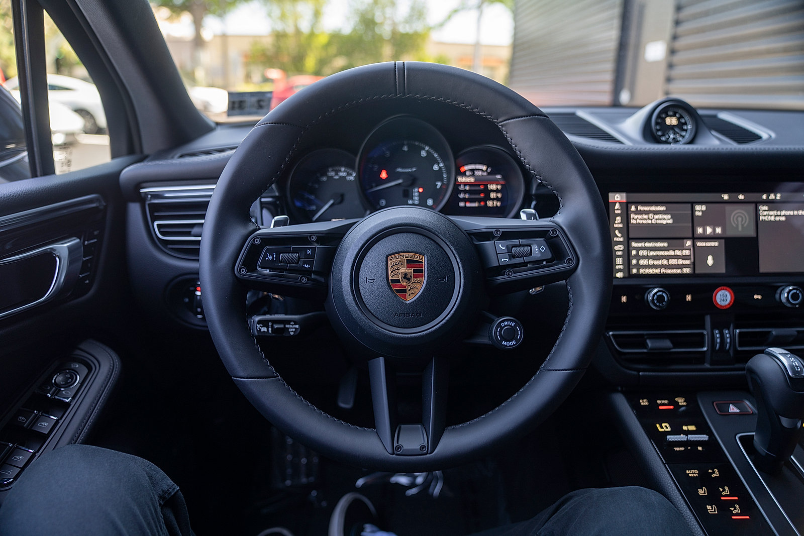 Certified 2026 Porsche Macan T AWD/4WD image 6