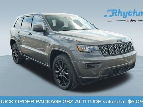 Used 2020 Jeep Grand Cherokee Altitude image 1