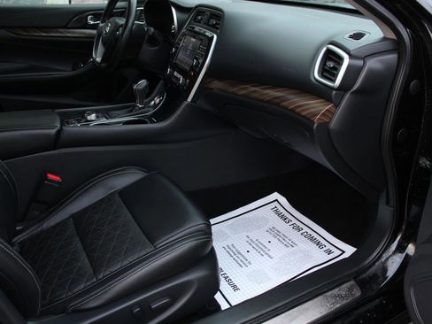 Used 2017 Nissan Maxima Platinum w/ Medallion Package image 17