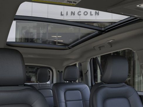 New 2025 Lincoln Aviator AWD image 22