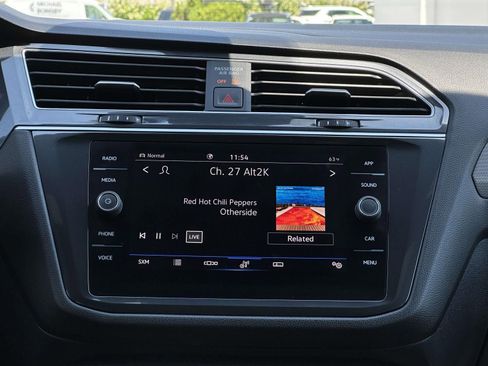 Certified 2024 Volkswagen Tiguan SE R-Line AWD/4WD image 18