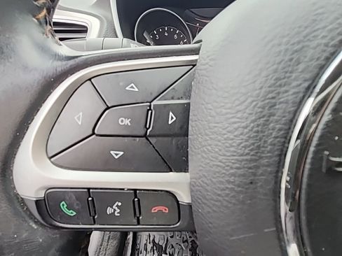 Certified 2018 Jeep Compass Latitude image 8