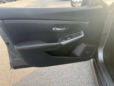 Used 2020 Nissan Sentra SR w/ Premium Package FWD image 17