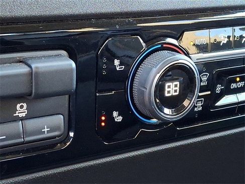 Used 2025 Chevrolet Silverado 1500 LT image 20