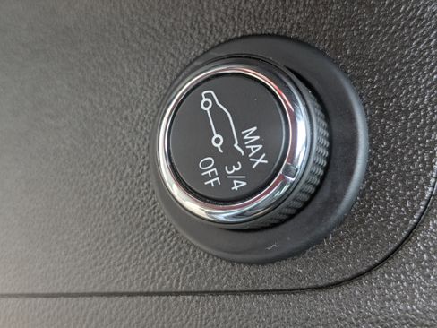 Used 2023 GMC Acadia SLE w/ Driver Convenience Package image 17