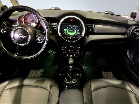 Used 2018 MINI Cooper 2-Door Hardtop w/ Premium Package image 7