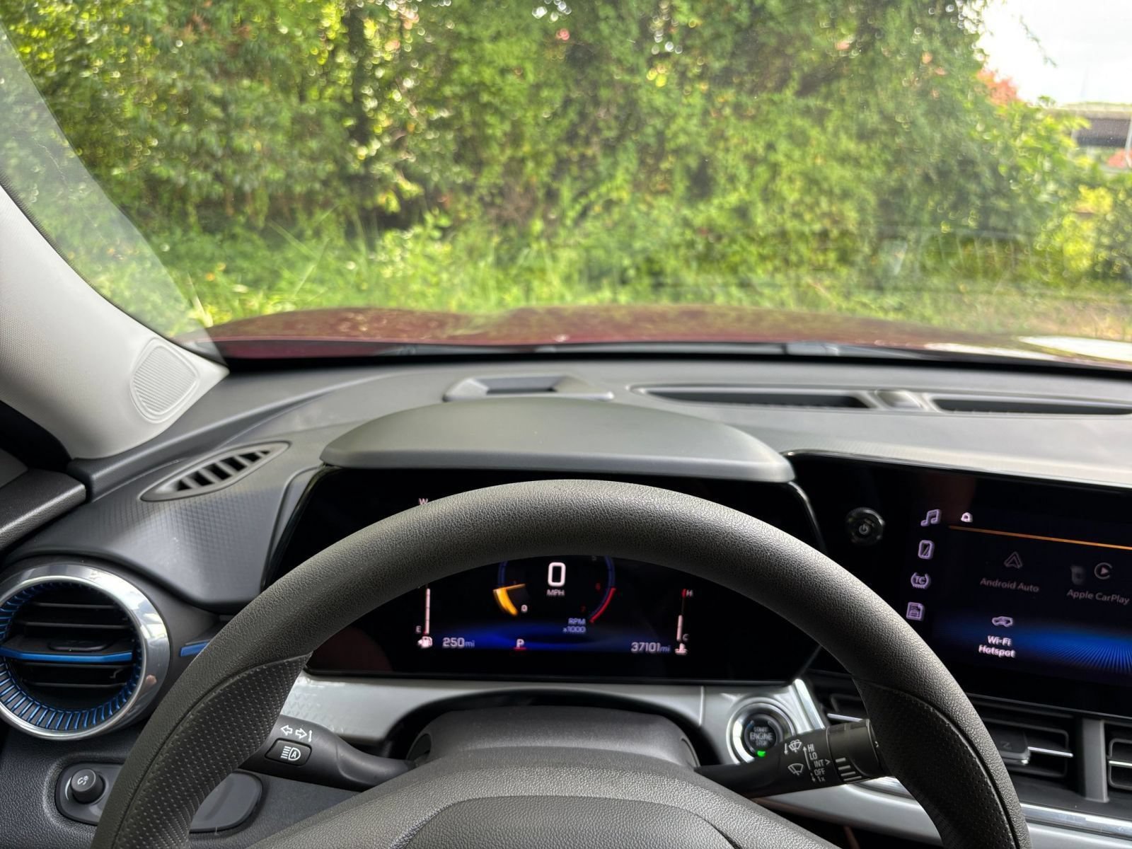 Used 2025 Chevrolet Trax LT FWD image 36