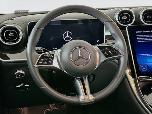 Used 2025 Mercedes-Benz GLC 300 image 18