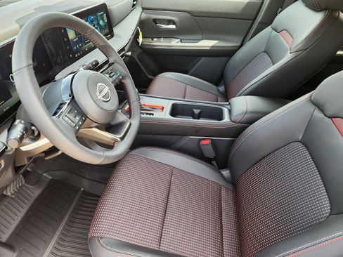 New 2026 Nissan Kicks SR AWD/4WD image 12