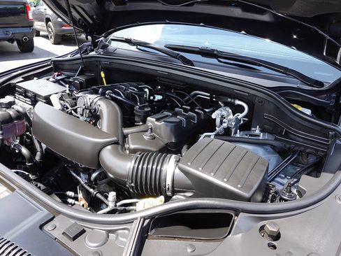 Used 2025 Dodge Durango GT w/ Blacktop Package AWD/4WD image 61