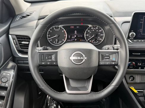 Used 2026 Nissan Rogue SV FWD image 39