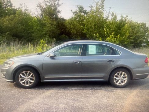 Used 2017 Volkswagen Passat 1.8T S FWD image 3