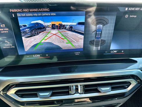 Used 2023 BMW 330i Sedan w/ Driving Assistance Package image 29